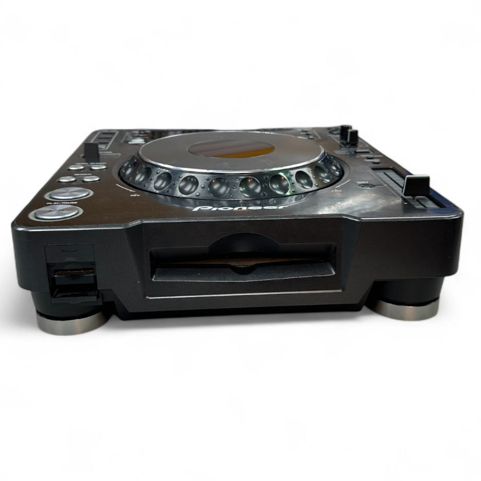 Pre-owned Pioneer DJM 600 Mixer & CDJ-1000MK3 - Own4Less